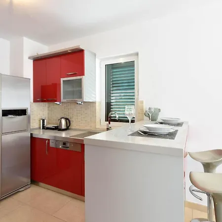 4 Bedroom Stunning In Σπίτι διακοπών Σολίν