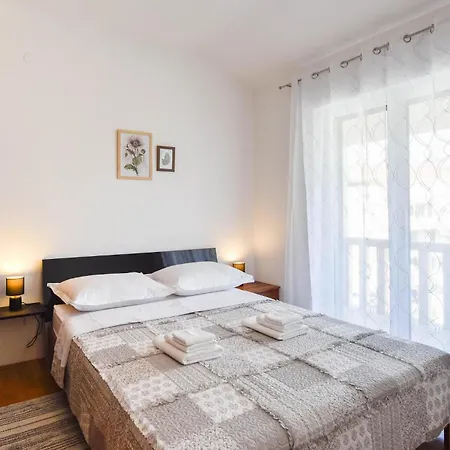 Σπίτι διακοπών 4 Bedroom Stunning In *
