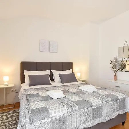 4 Bedroom Stunning In Σπίτι διακοπών Σολίν