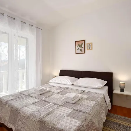Σπίτι διακοπών 4 Bedroom Stunning In Σολίν